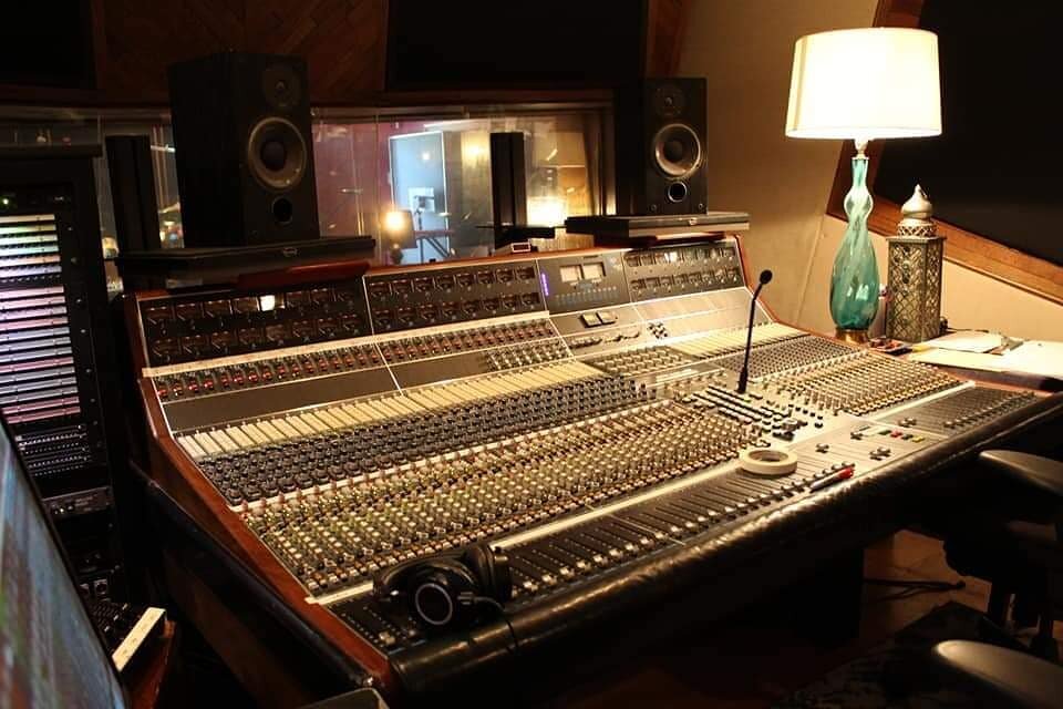 365 days ago, I had the privilege to go to @soundemporiumstudios in Nashville to do some filming work for artist @colby_keeling. A week prior to this session, John Mayer and Chris Stapleton was in this room. This API console was the best sounding con