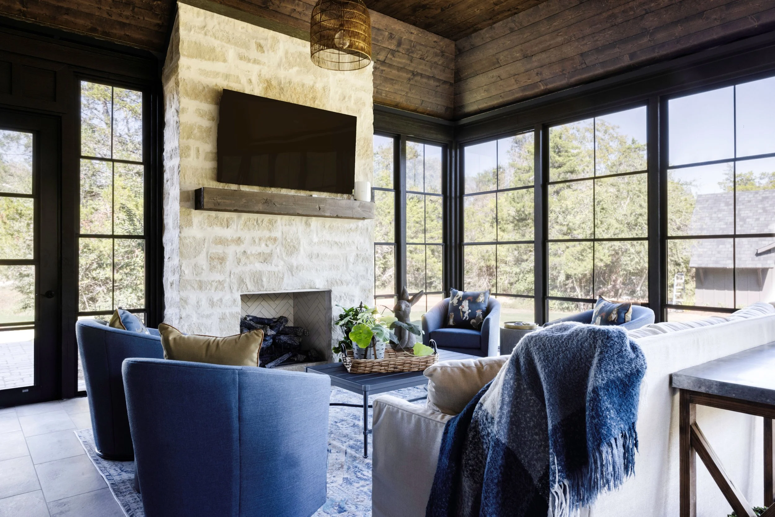 Southern Living - Screened-In Living and Dining off Kitchen.jpg