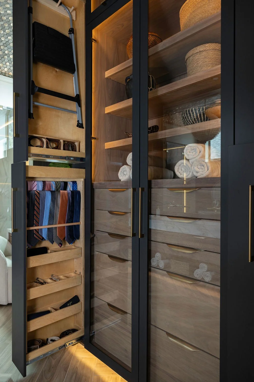 Stylish Comfort - Linen Storage Pullouts A.jpg