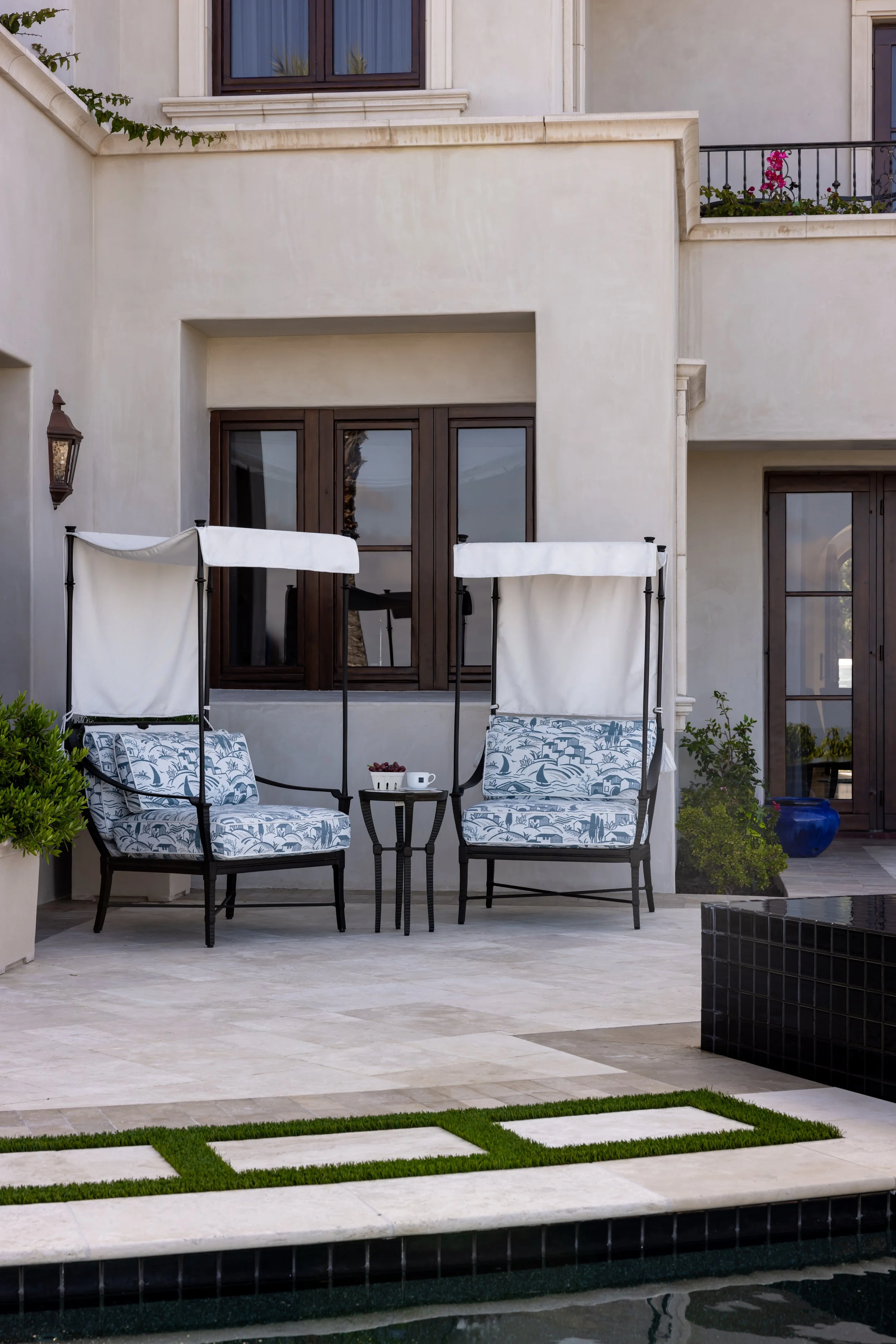 West Coast Elegance - Outdoor Sitting.jpeg