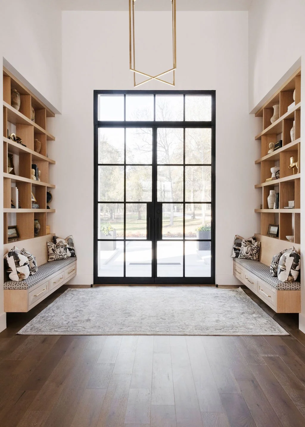 Exquisitely Chic 1 - Entry.jpg