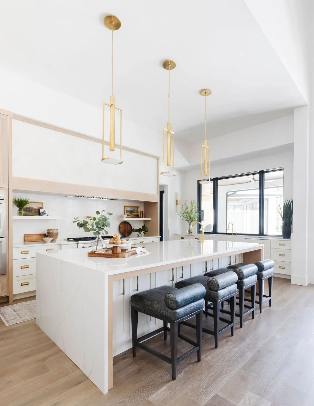 Exquisitely Chic 20 - Kitchen.jpg