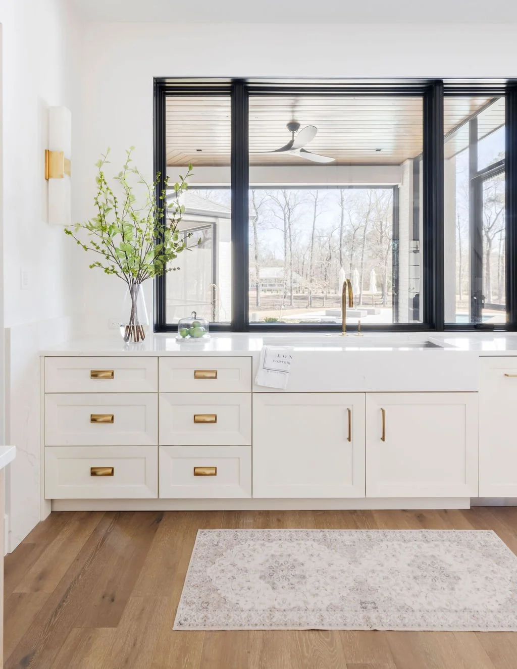 Exquisitely Chic 25 - Kitchen.jpg