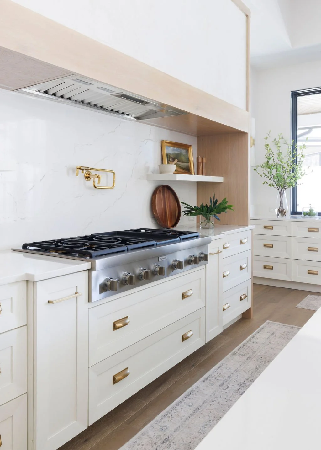 Exquisitely Chic 26 - Kitchen.jpg