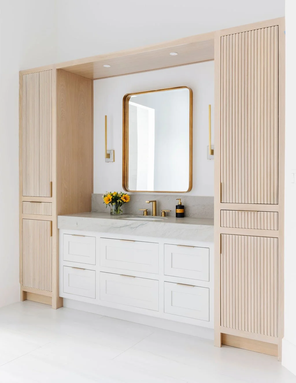 Exquisitely Chic 33 - Primary Bathroom.jpg