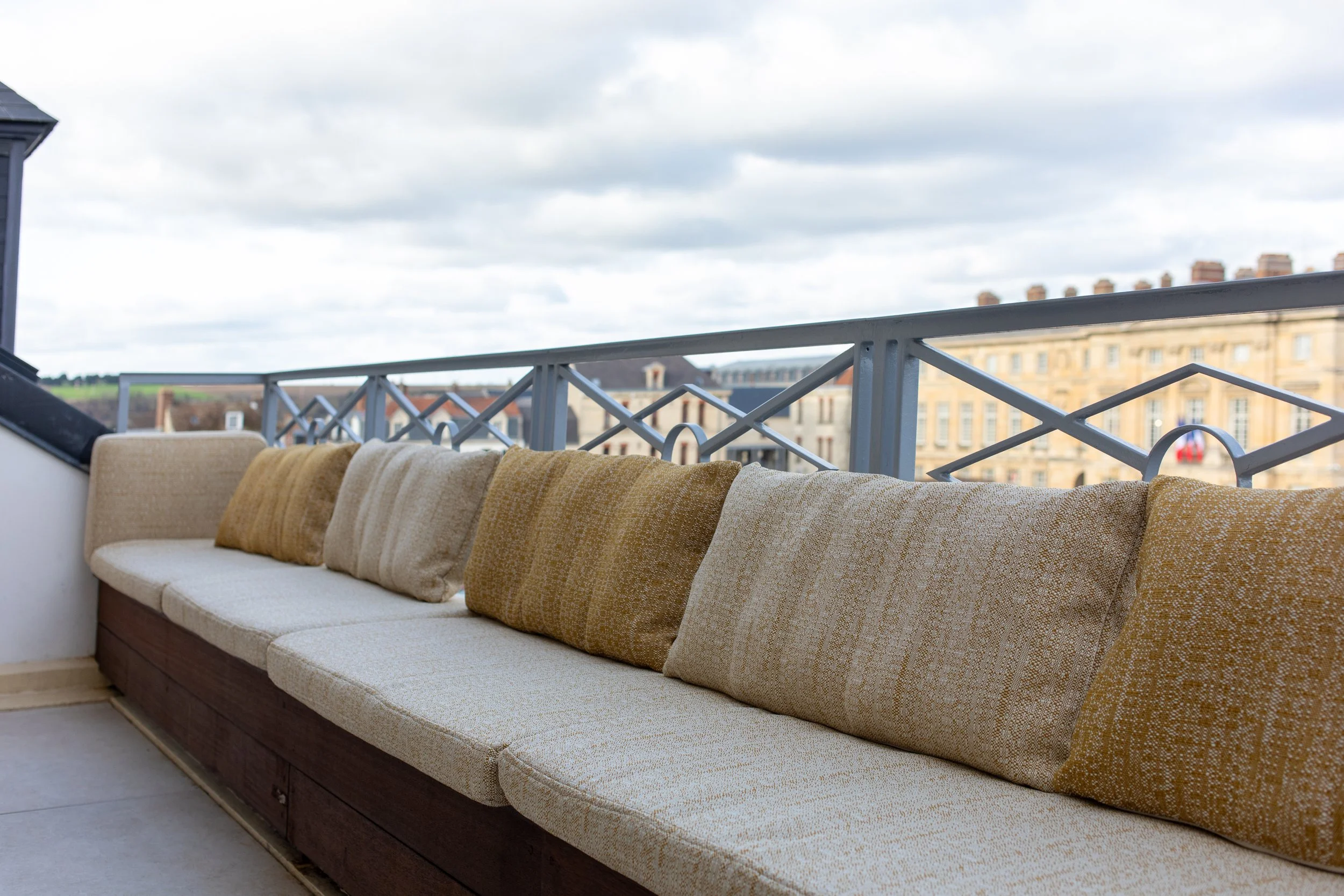 banc extérieur avec coussins ur-mesure textile outdoor moutarde