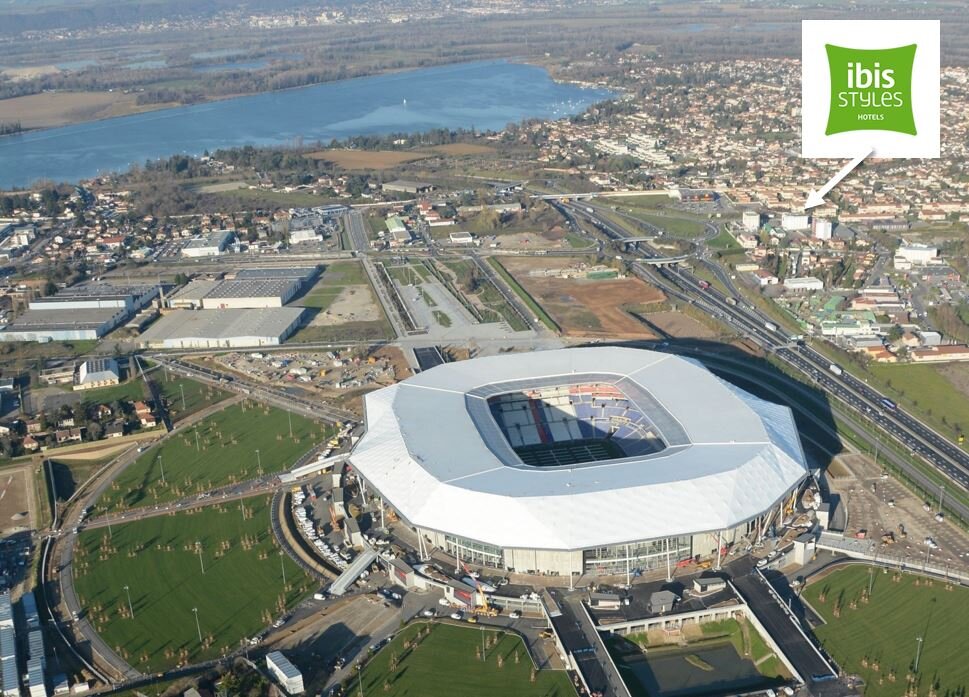 stadium-olympique-lyonnais ibis styles.JPG