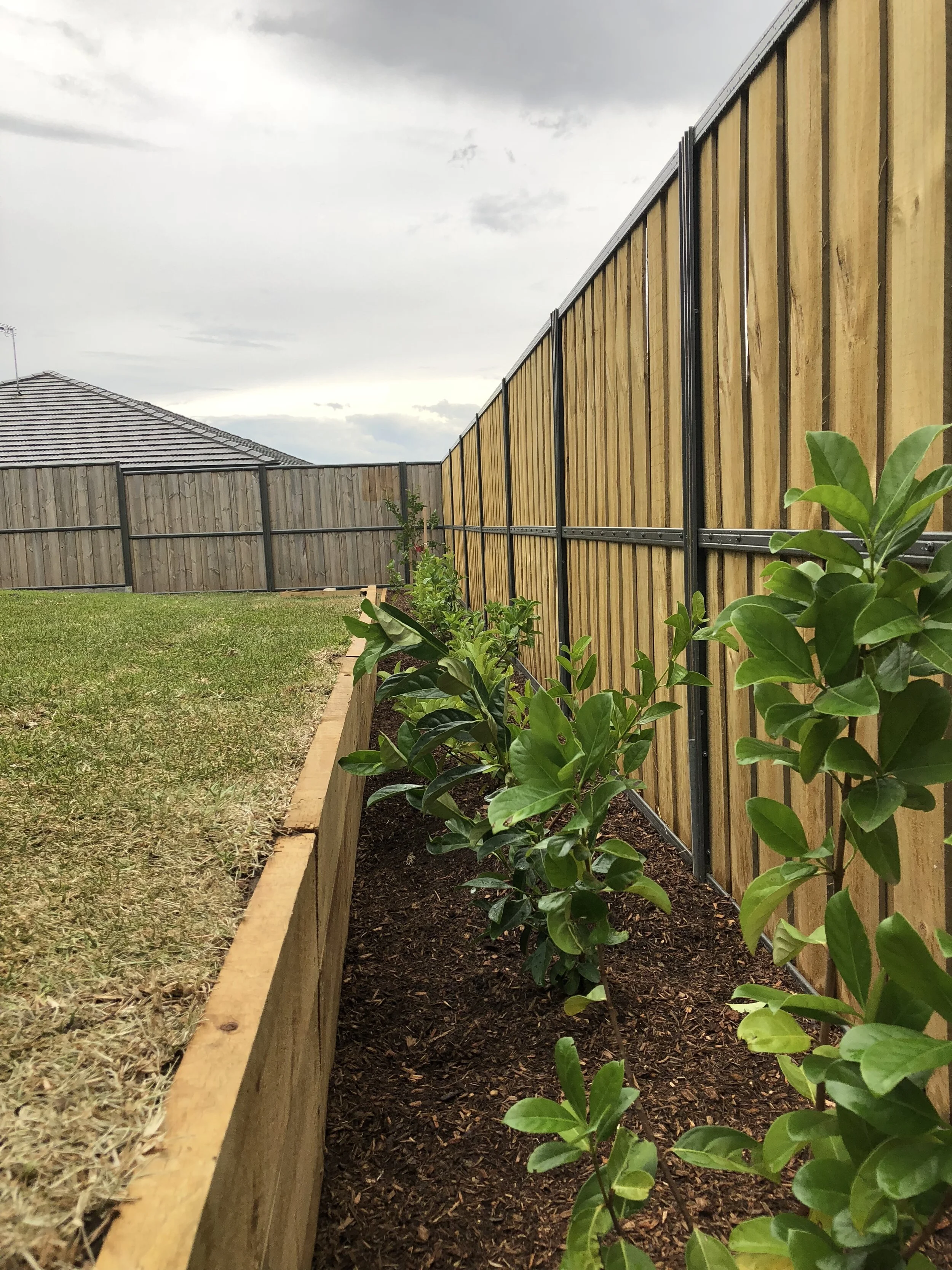 Full Landscaping Service including, Retaining Walls, Lawn, Garden Beds  &, Planting