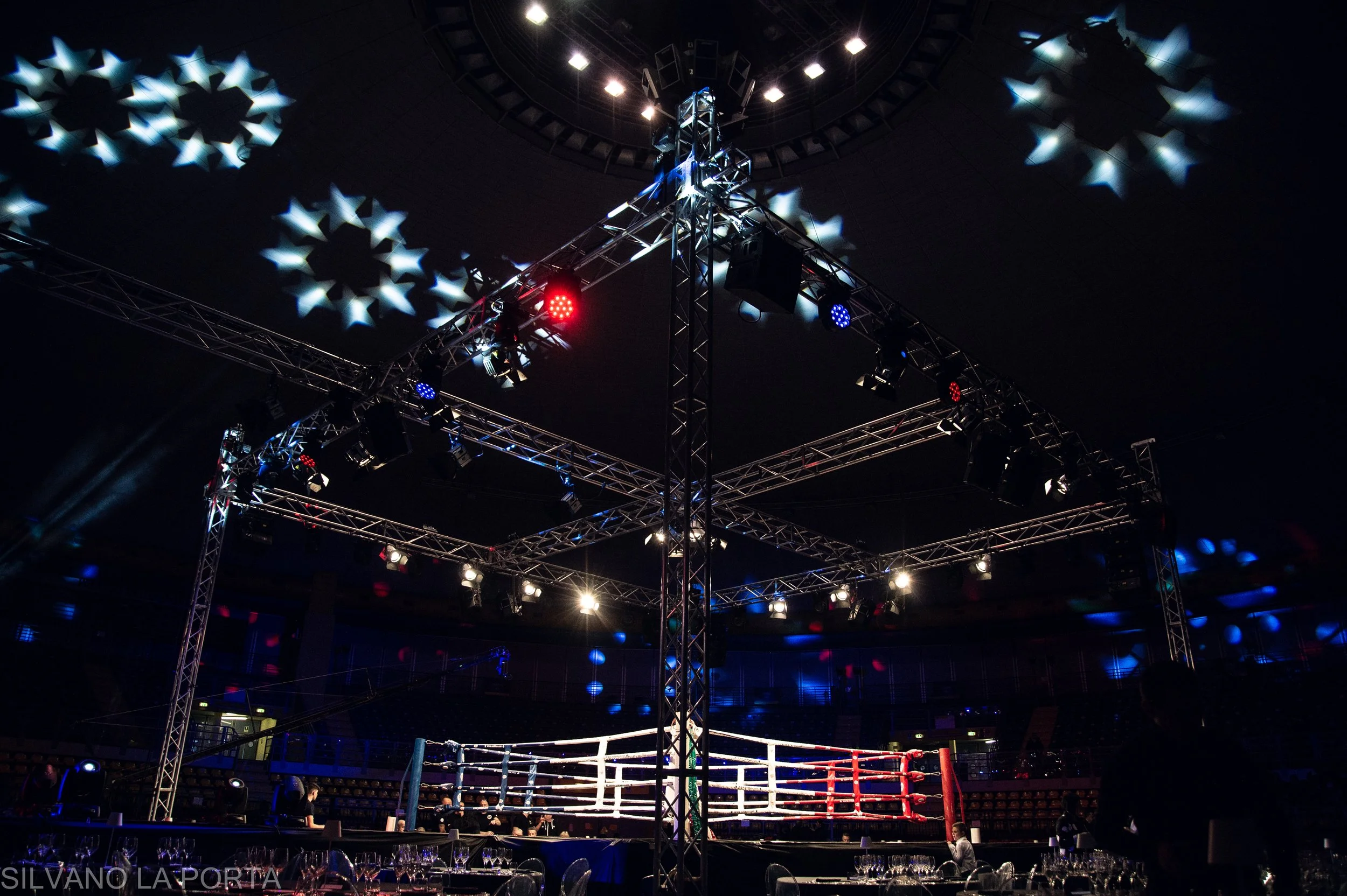STRAORDINARIO SUCCESSO PER LA TREDICESIMA EDIZIONE DI THAI BOXE MANIA: LE SFIDE ITALIA-ROMANIA FANNO IMPAZZIRE IL PUBBLICO