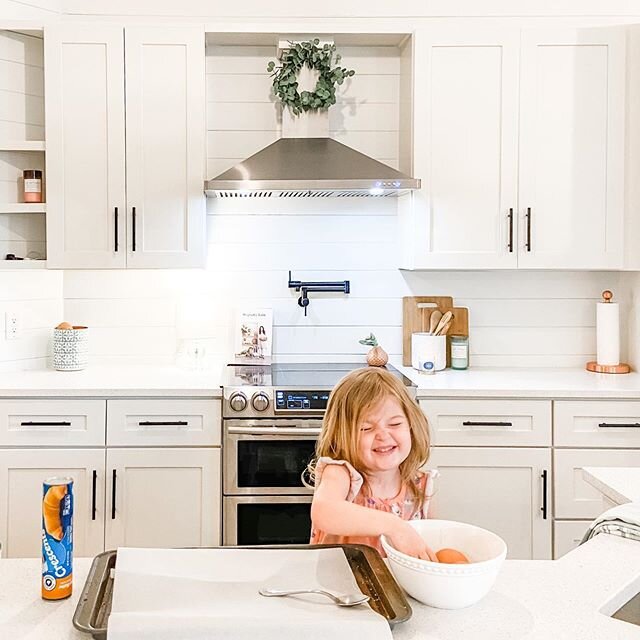 Chef Elizabeth is cooking breakfast this morning!👩&zwj;🍳 Who&rsquo;s coming over for crescent rolls with a side of egg shells?🤣