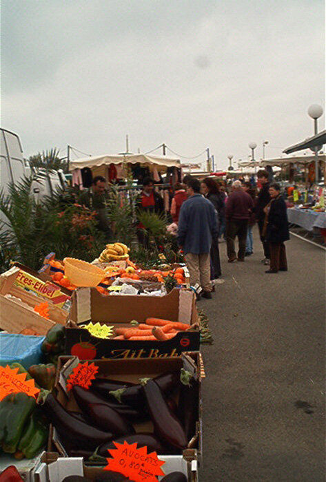 St. Pierre la mer - taeglicher Markt.jpg