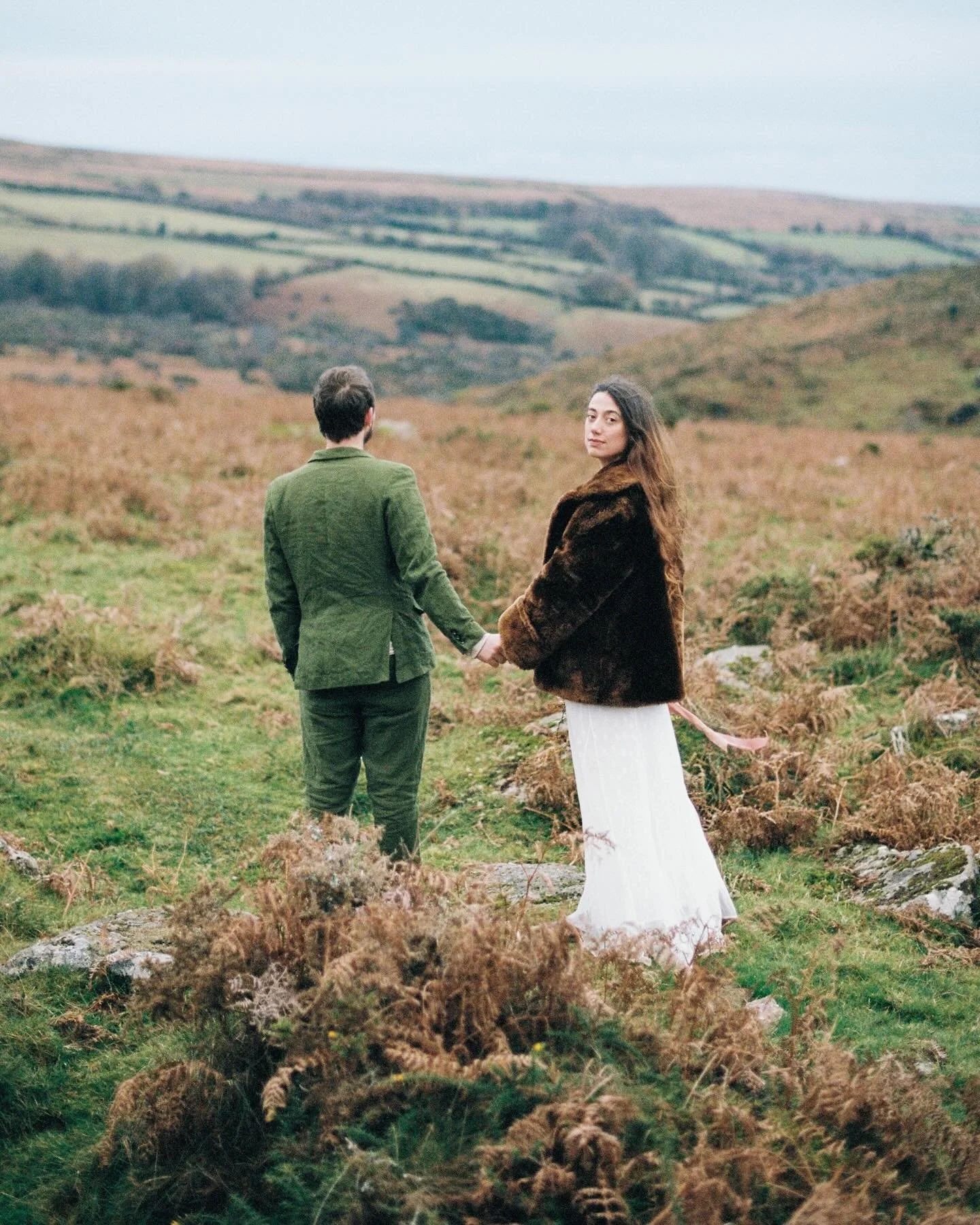 A wild and wintry elopement on the moor, with Poppy, Angus and their little one on the way // this was full of love, wildly romantic and so intimate; just them, the landscape and the big Dartmoor sky.

Facilitated so lovingly by George @hestia_and_ir