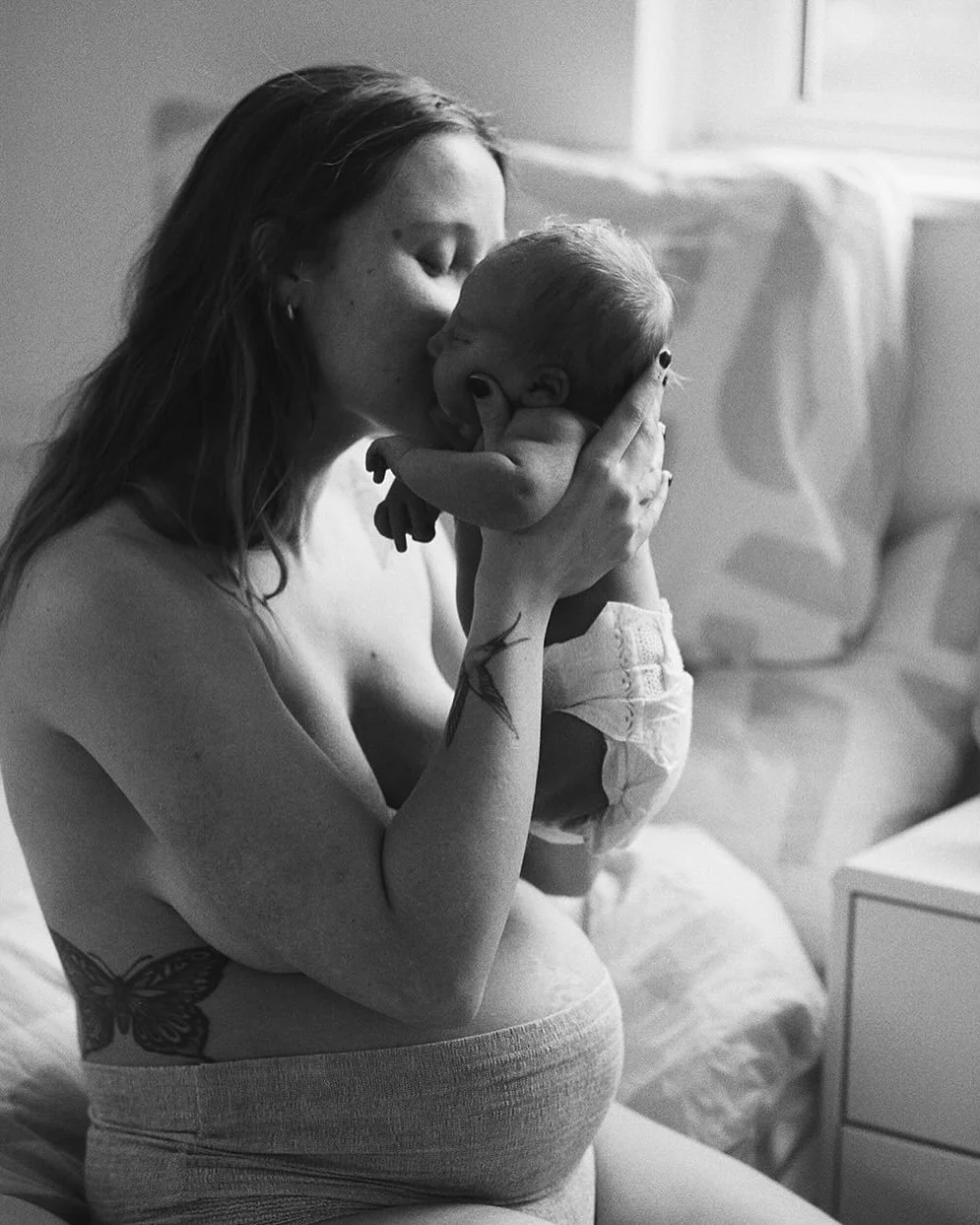 Frames from their first morning 🌙

First morning sessions are about quietly observing and honouring the morning just as it is; however messy and tender, quiet or chaotic. They&rsquo;re a way of holding the moment, just after birth but before the res