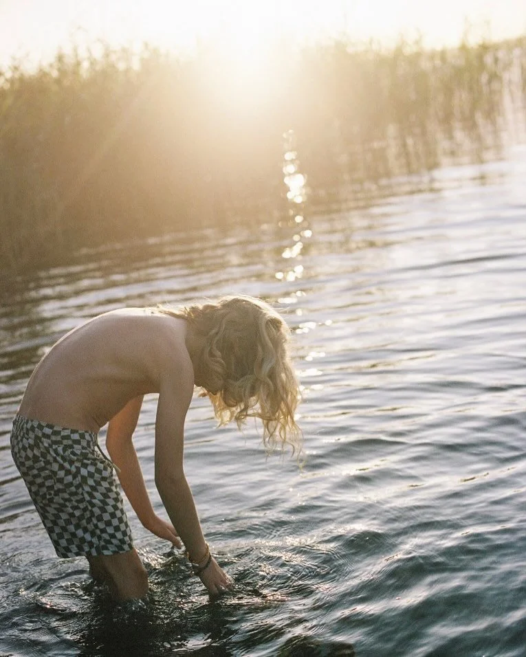 Summer at the lake 

#childhoodonfilm #sheshootsfilm #artofchildhood #honestlydocumented #mamasshootingfilm #exeterphotographer #35mm #eyemamaproject #devonphotographer