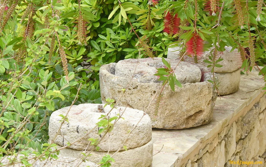 Mill-Stones-Crete-mickimages.com.JPG