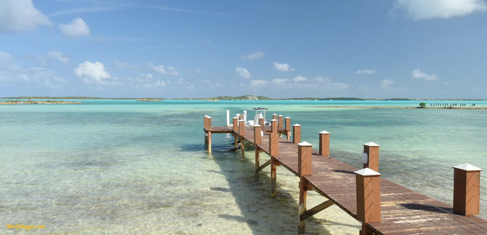 Bahamas-Pier-Crystal-Water-MickImages.com.JPG