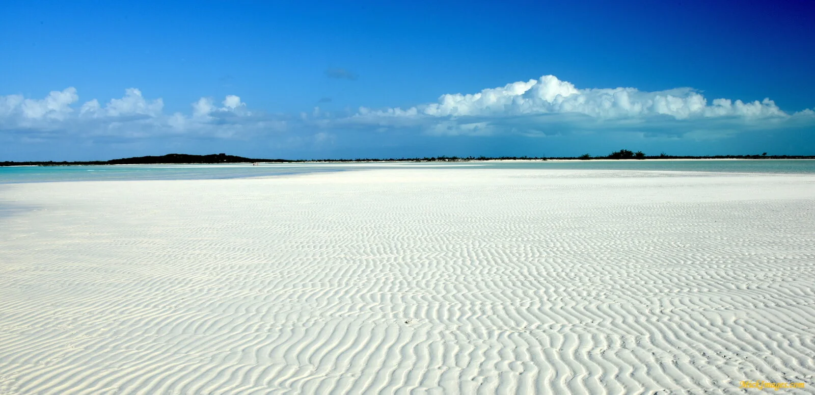 Massive-sandbar-Exuma-Bahamas -MickImages.com.JPG