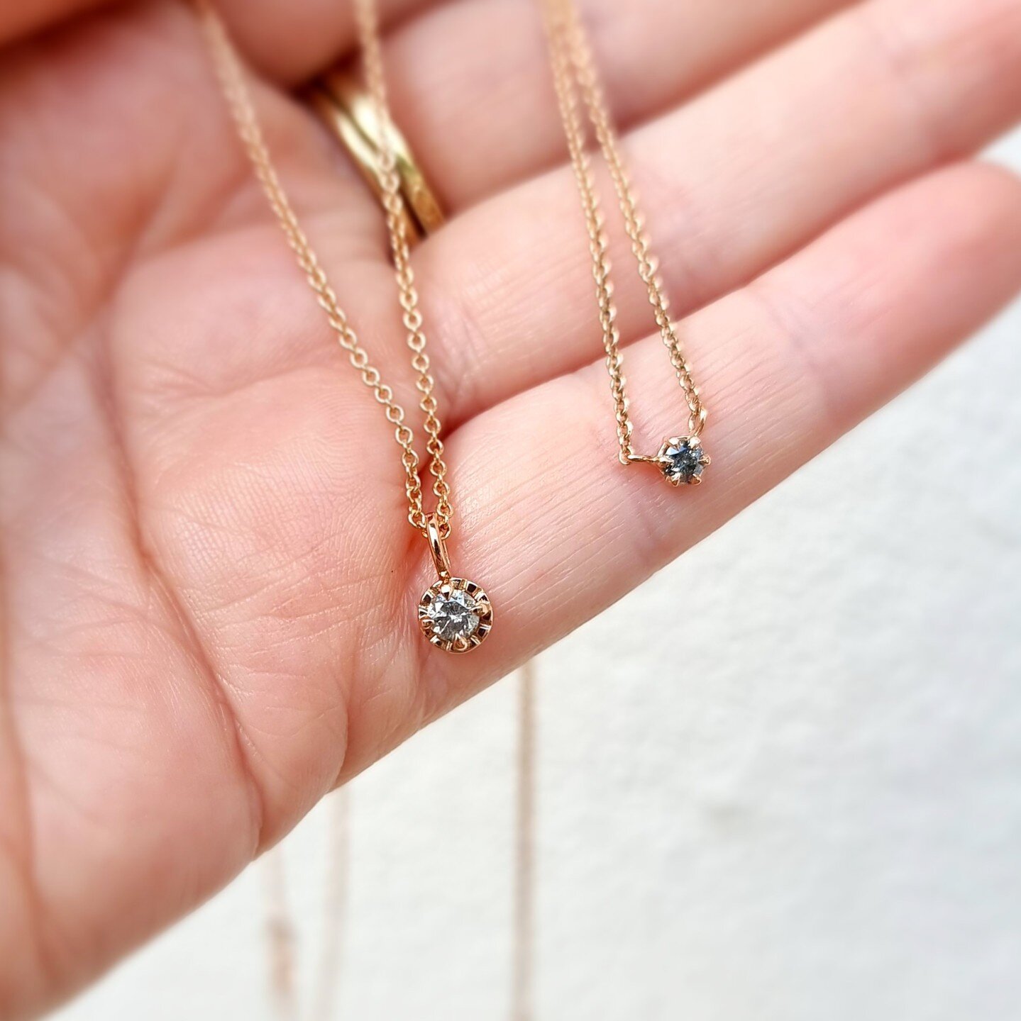 Diamonds aren't just for rings you know! We love seeing jewellers using our stones in pendants. What do you think of these two beautiful creations? ⁠
⁠
Created by @kraaifine.⁠
⁠
⁠
#rounddiamond  #saltandpepper #black diamond #greydiamond #diamond #co