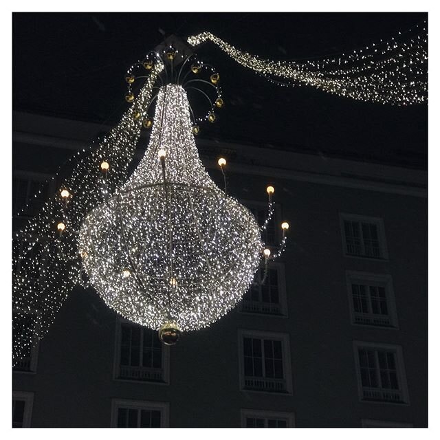 Winter nights in Vienna are our idea of magic ✨