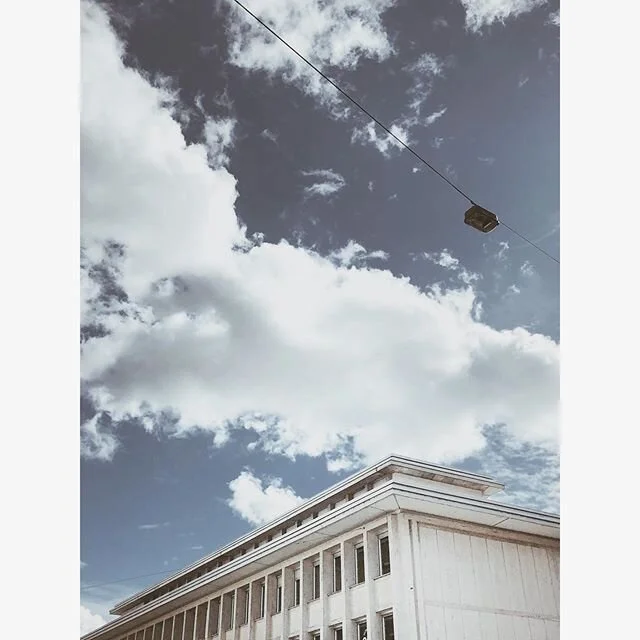 you see what you want to see

#bern #brunnhof #clouds #sky #building #architecture #minimalism #urban #cloudchaser