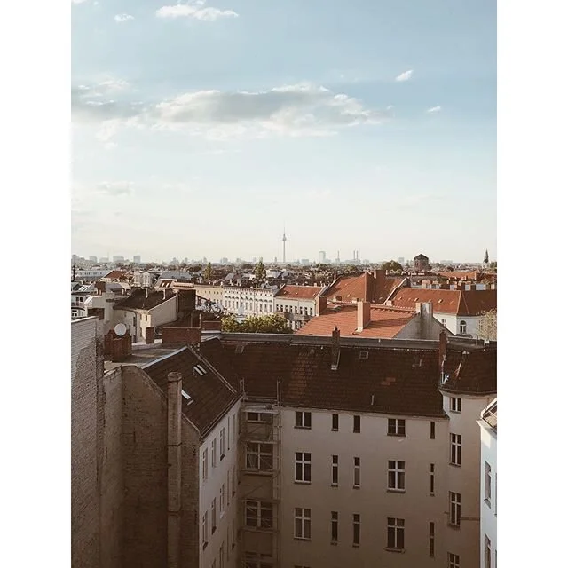fern[sehturm]sicht

#berlin #neuk&ouml;lln #klunkerkranich #view #fernsehturm #rooftop #lostphoto #archive