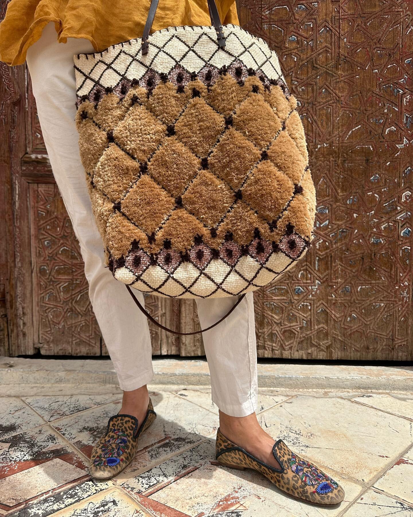 Tap &lsquo;e&rsquo; recycled food bag 25kg 
Of carpet business 
#25kg #bag #carpet #recycled #fashion #accessories #made #in #morocco #women #art #design #love #yourself