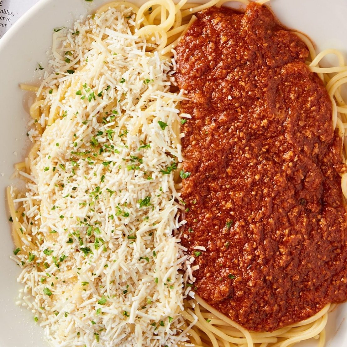 Are you carbo-loading at @oldspaghettifactory before hitting the Eugene Marathon course tomorrow? 
If not, you should be! 😊🏃&zwj;♂️😋🍝🏃&zwj;♂️