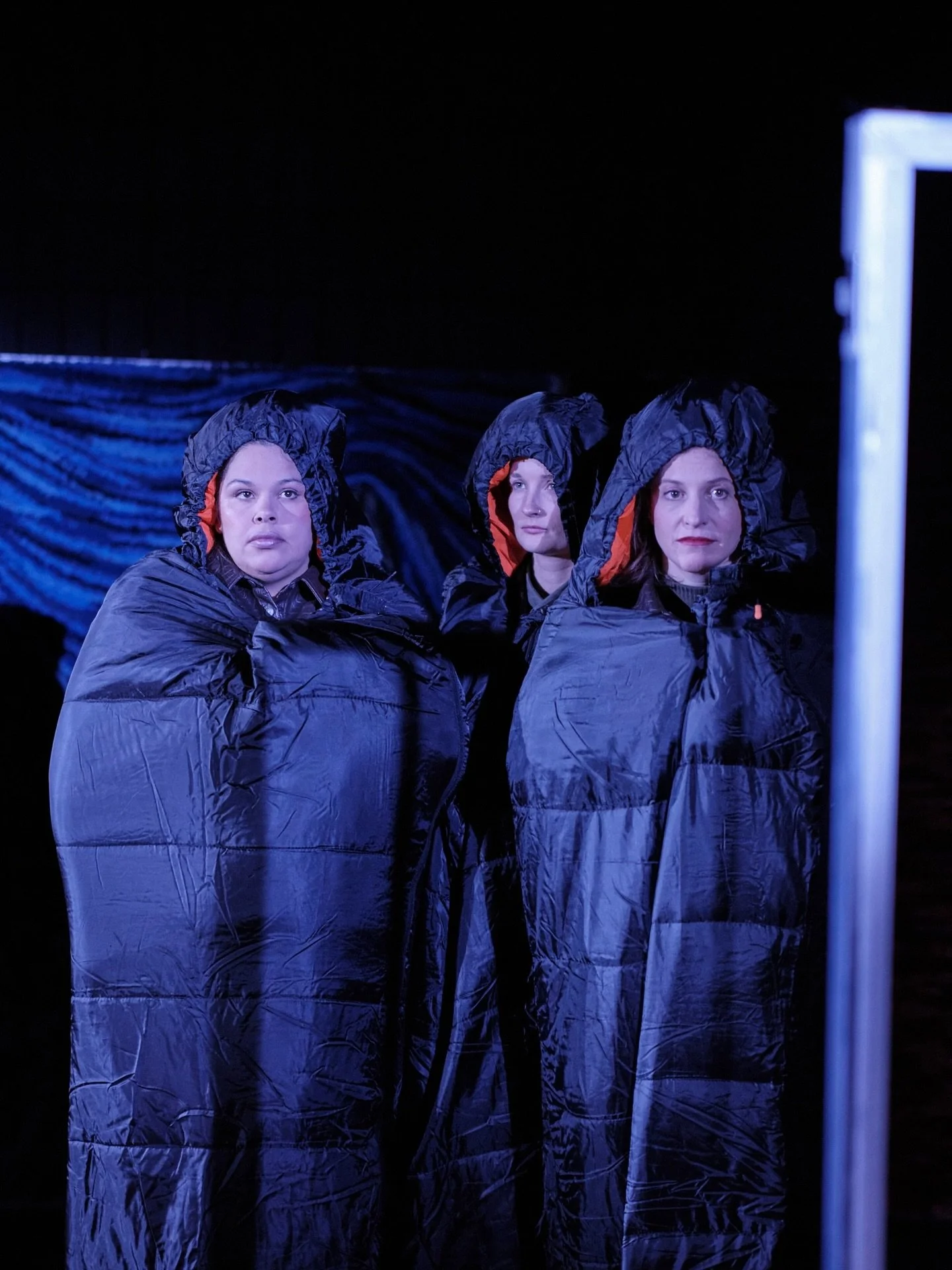 ✨🔮Offentliga f&ouml;rest&auml;llningar n&auml;sta vecka!🔮✨

Ensamheten Tur &amp; Retur
⏳ 25 &amp; 27 mars kl. 19.00
📍&Ouml;gonblicksteatern
🎟️ Biljettk&ouml;p p&aring; biljettcentrums hemsida 

Mer information och biljetter finns som l&auml;nk i 