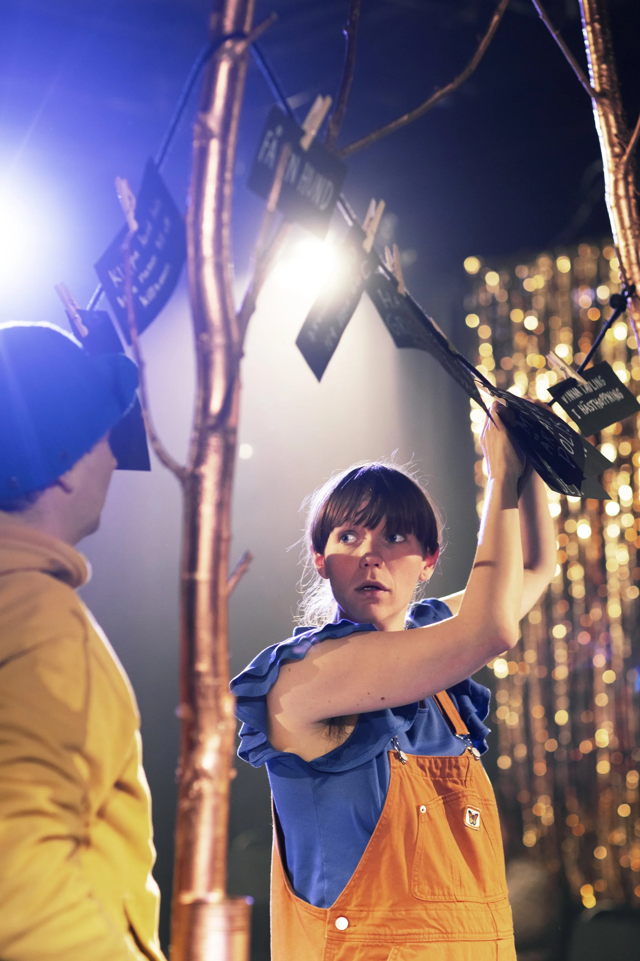 Medverkande: Klara Wenner Tångring (ersätts av Sara Gallardo från 2024), Emil Grudemo El Hayek. 
Foto: Elin Berge