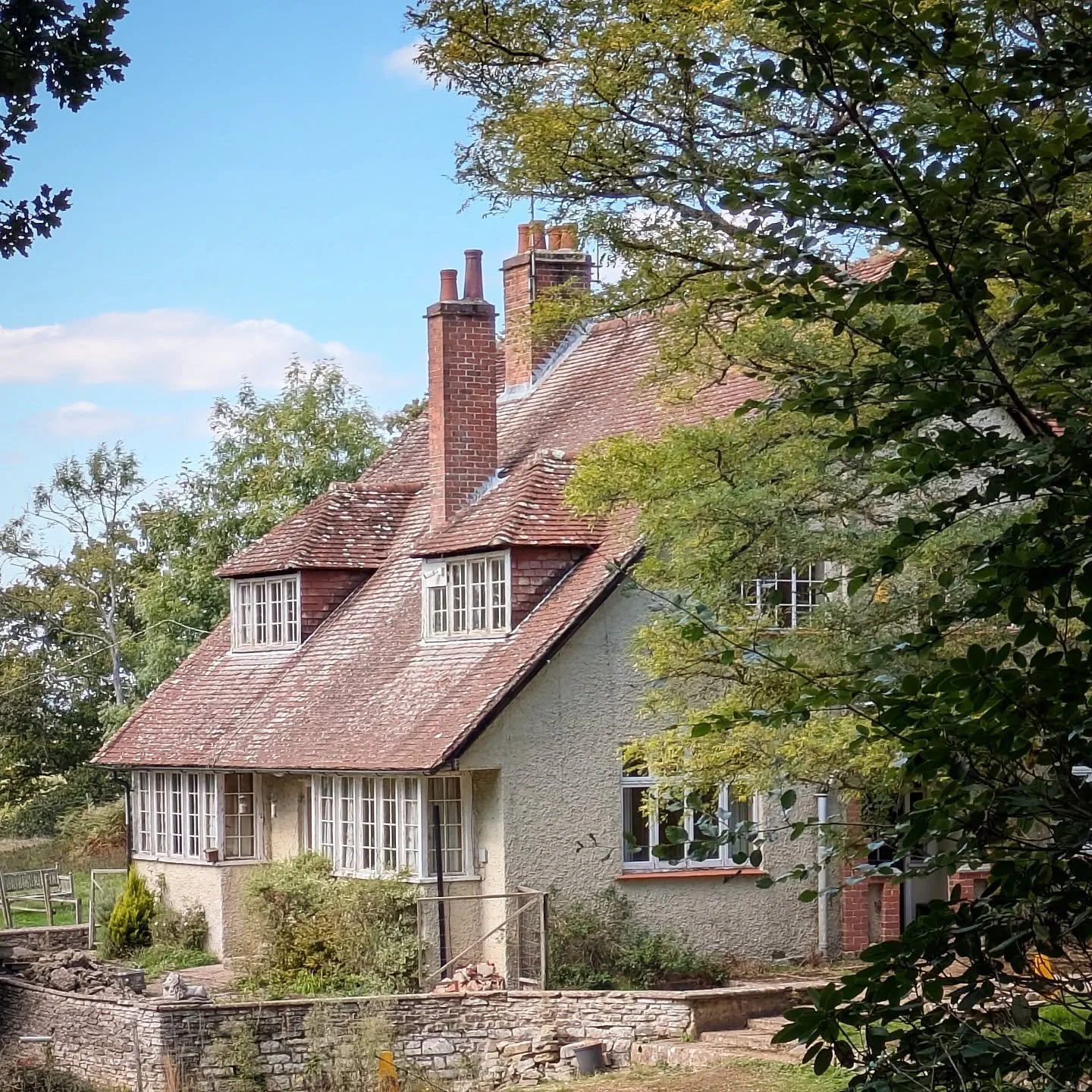 Wonderful arts and craft house from the 1920s in the new forest with a collection of very retro lights and interior design #watchthisspace #artsandcraftshome #artsandcraftsmovement #newforest #newforestproperty #architect #yourlocalexpert #yourlocala