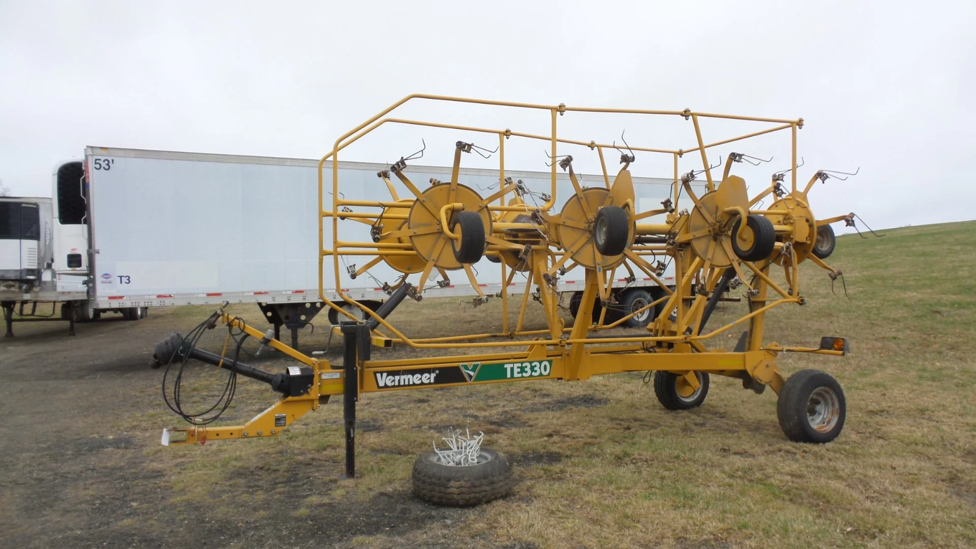 Vermeer TE330 Tedder 