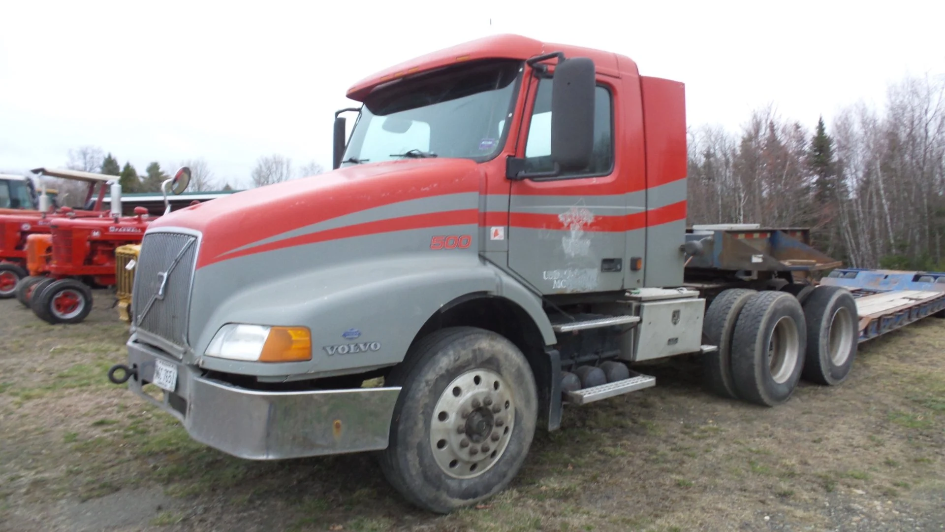2000 Volvo Tractor