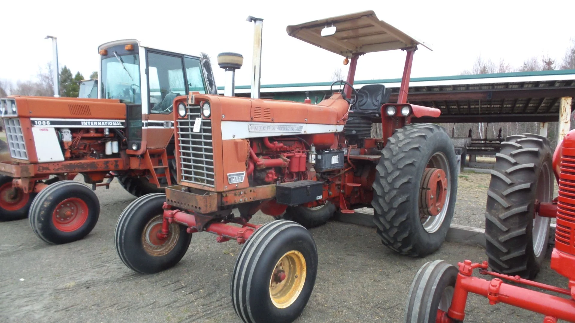 IH 1456 Tractor