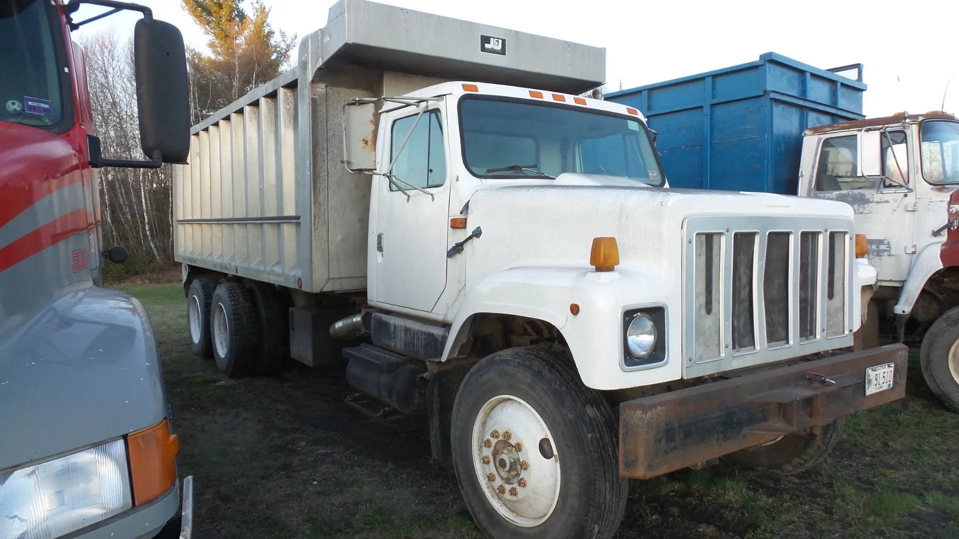 2003 IH Wheeler Dump