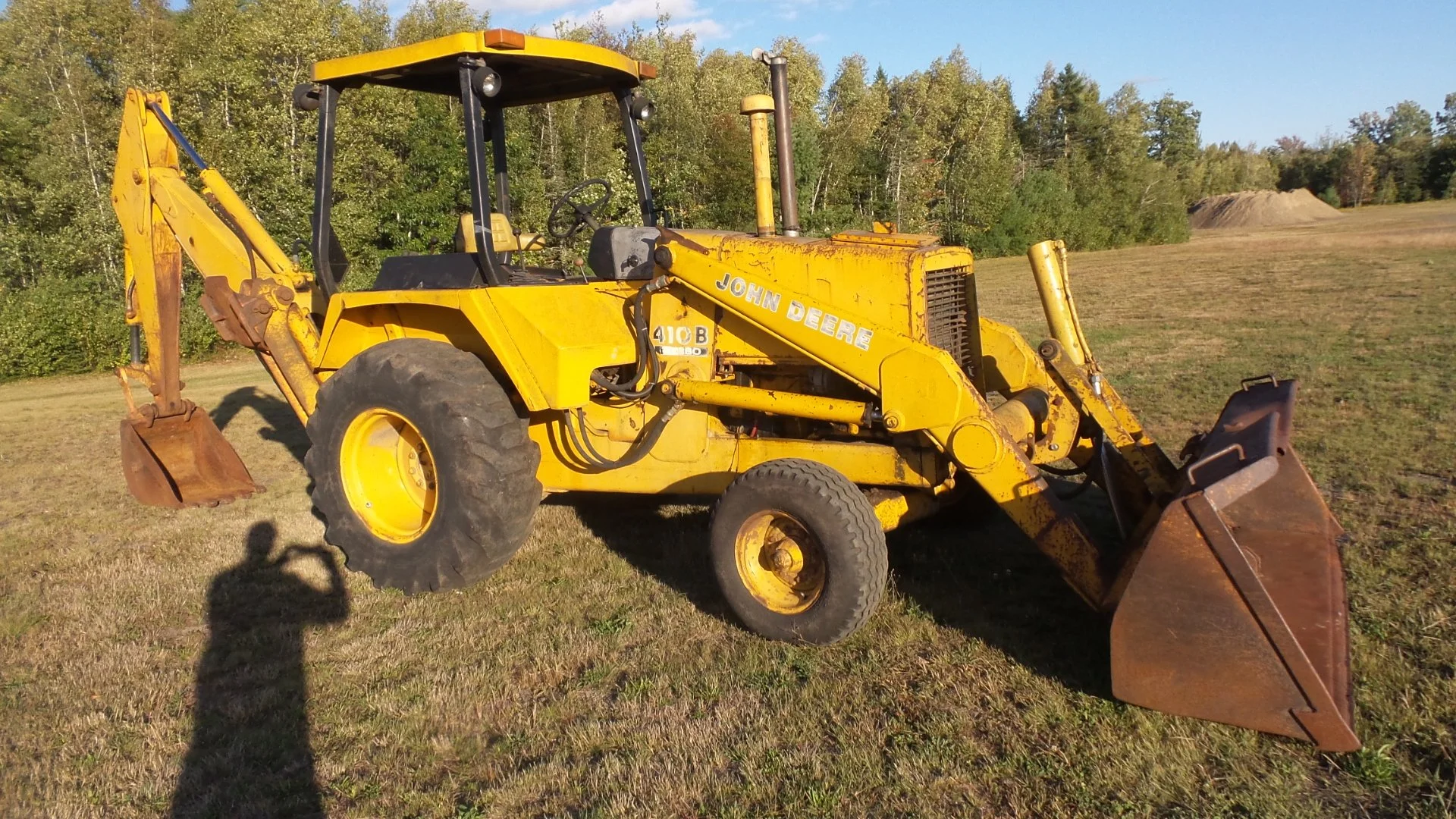 JD 410B Backhoe
