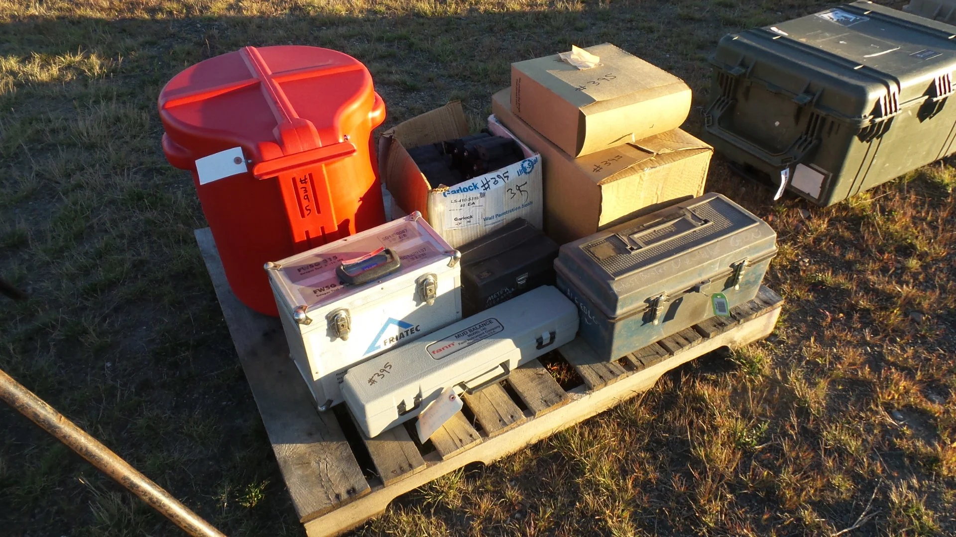 Many Pallet Lots