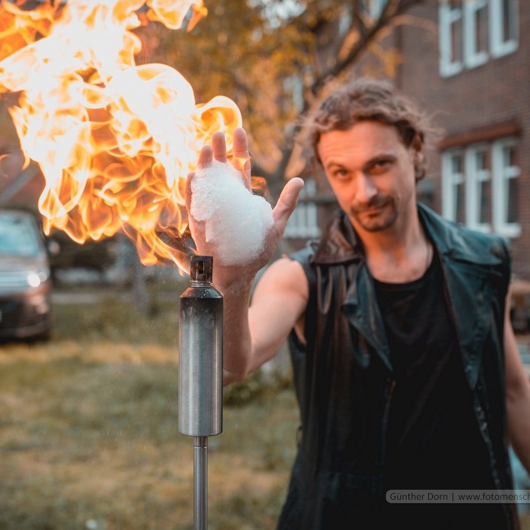 Would you dare try this?  #Feelthefire with @alexkaos 
Life is a dream, baby
Pic by G&uuml;nther Dorn @fotomenschberlin