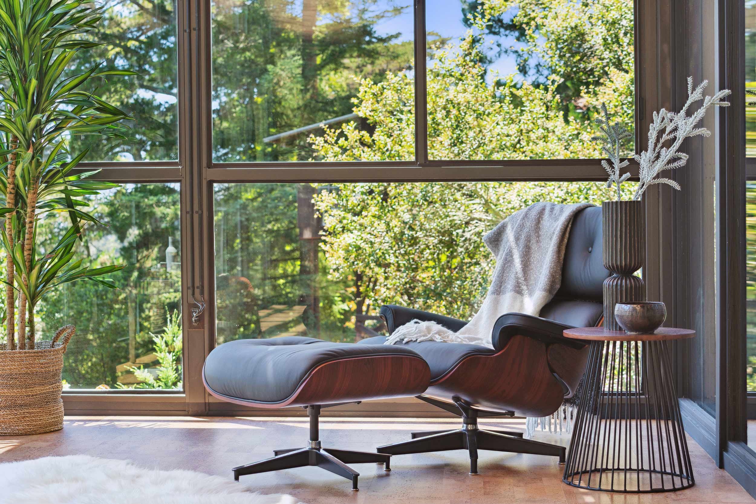 2255-arrowhead-drive-view-eames-chair.jpg