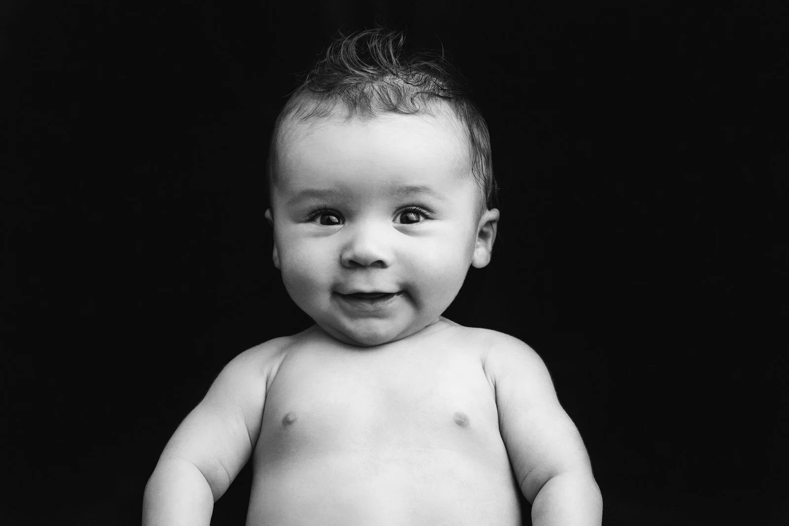 Seattle-Studio-portraiture-black-and-white-fine-art-baby-newborn-photography-satya-curcio-photography008.jpg