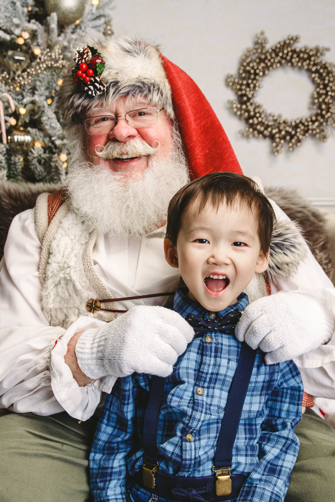 Santa Photos Seattle | Classic Santa Portraits | SATYA PHOTOGRAPHY