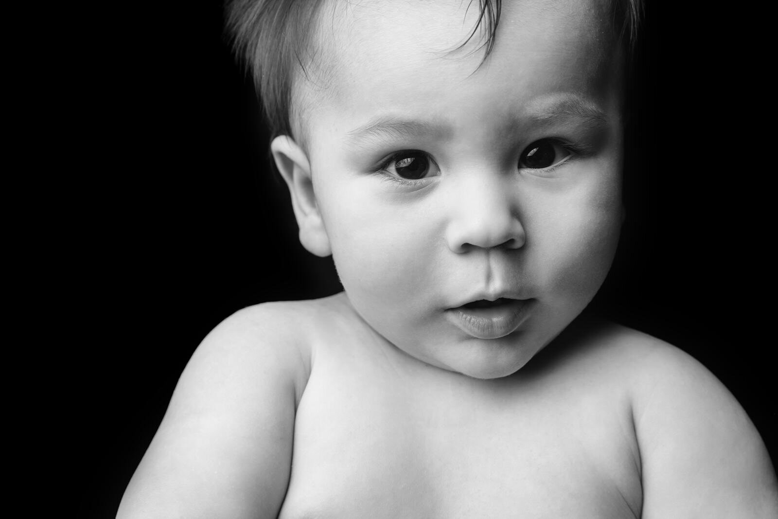 Black-and-white-Seattle-fine-art-newborn-and-family-photography-satya-curcio-photography45.jpg