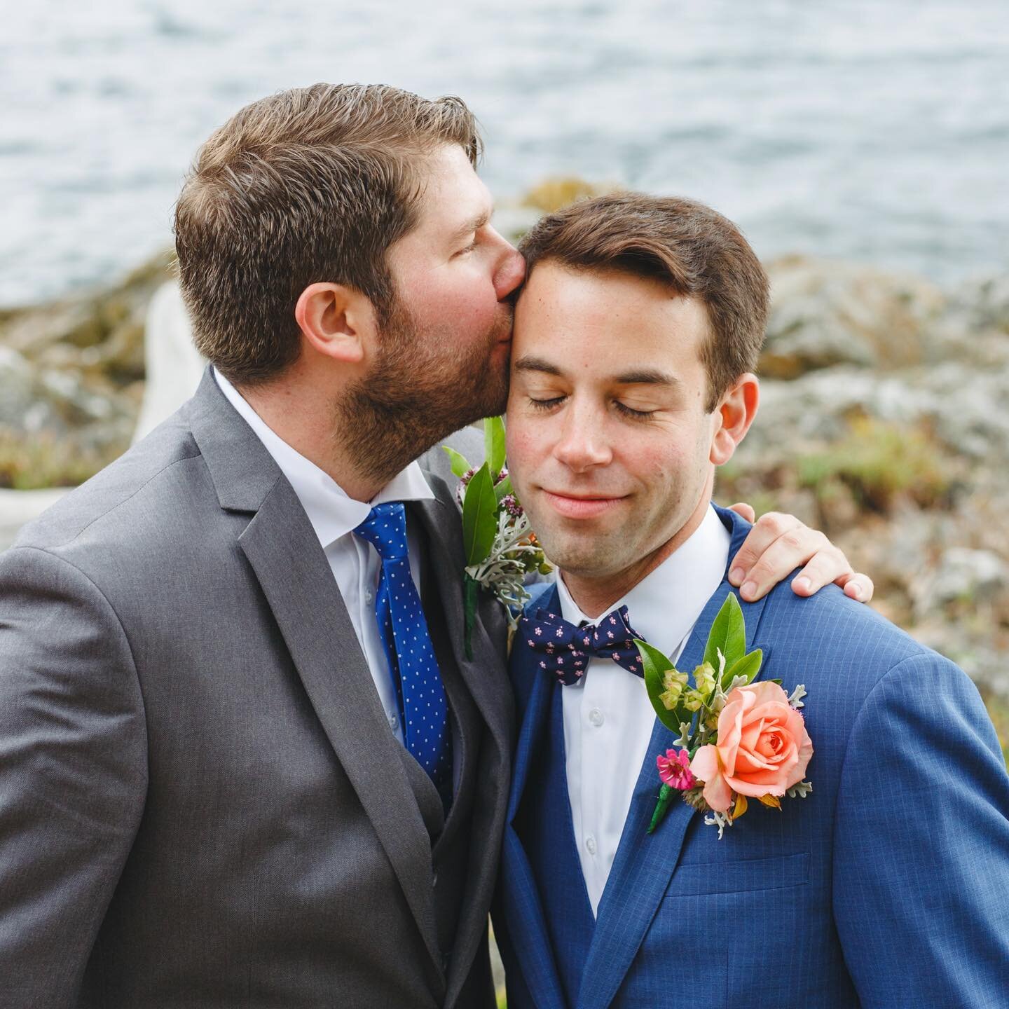 #worldsbestweddingphotos recently featured Quinn and Ryan&rsquo;s sweet kiss. &lt;3 This was defiantly a love filled venture of a wedding at The Oddfellows Hall on #orcasisland 

#orcasislandwedding #islandweddingcollective #lovewins #peaceandplentyf