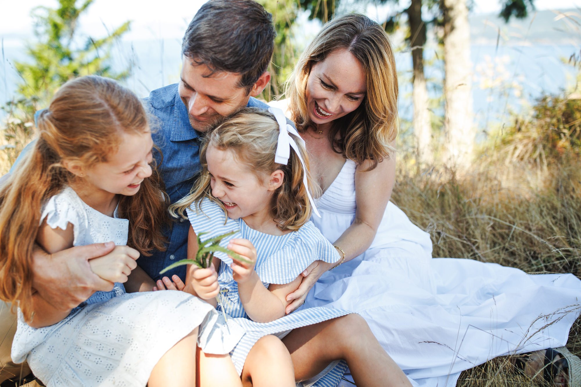 outdoor-photos-of-families-san-juan-islands.jpg