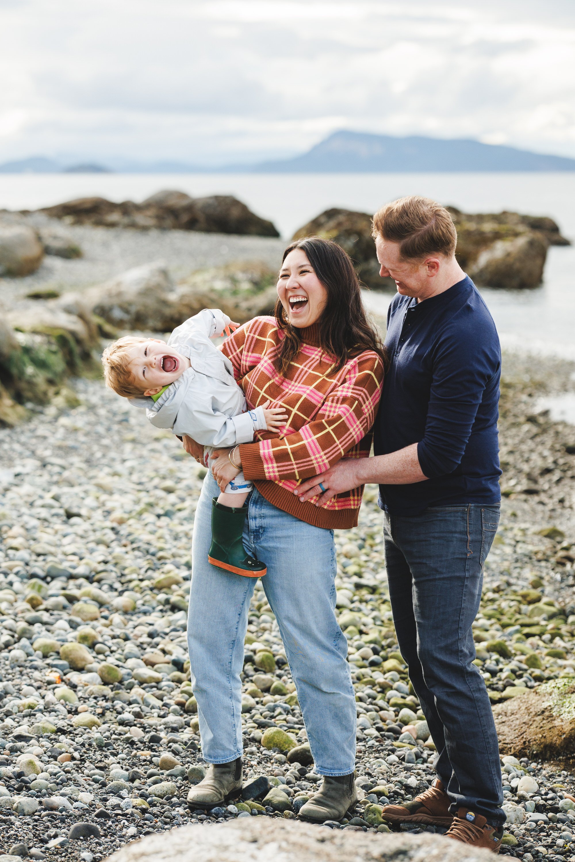 candid-nature-family-portraits-orcas-island.jpg