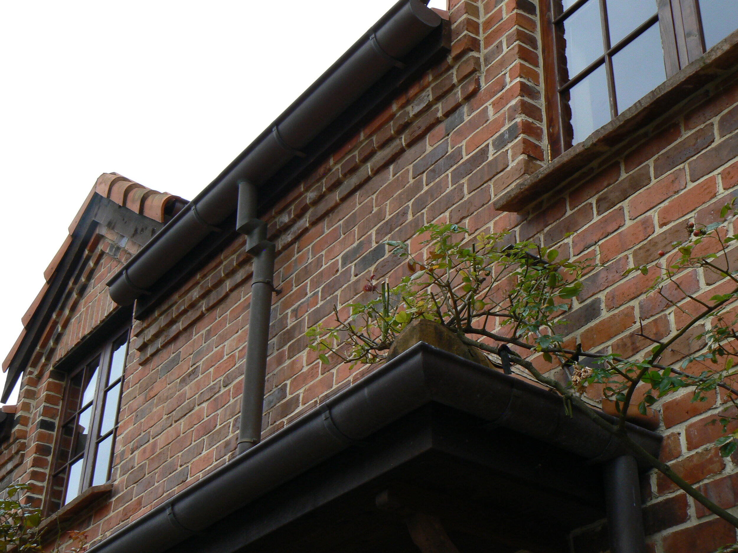 HALO 125 sound copper residential spouting with external brackets - continuous group New Zealand 5..JPG