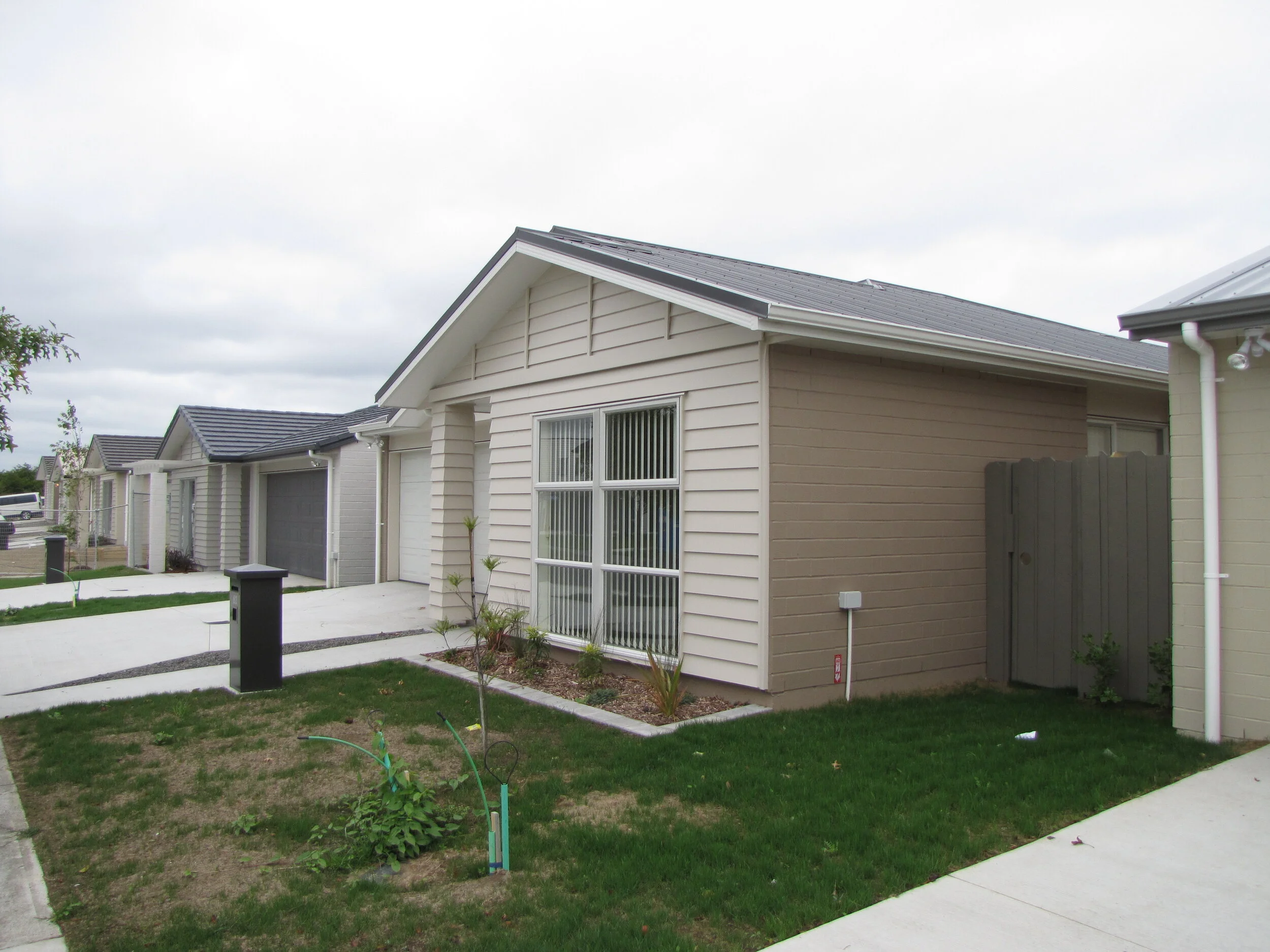 180mm N-line powder coated fascia - continuous group New Zealand 11..JPG