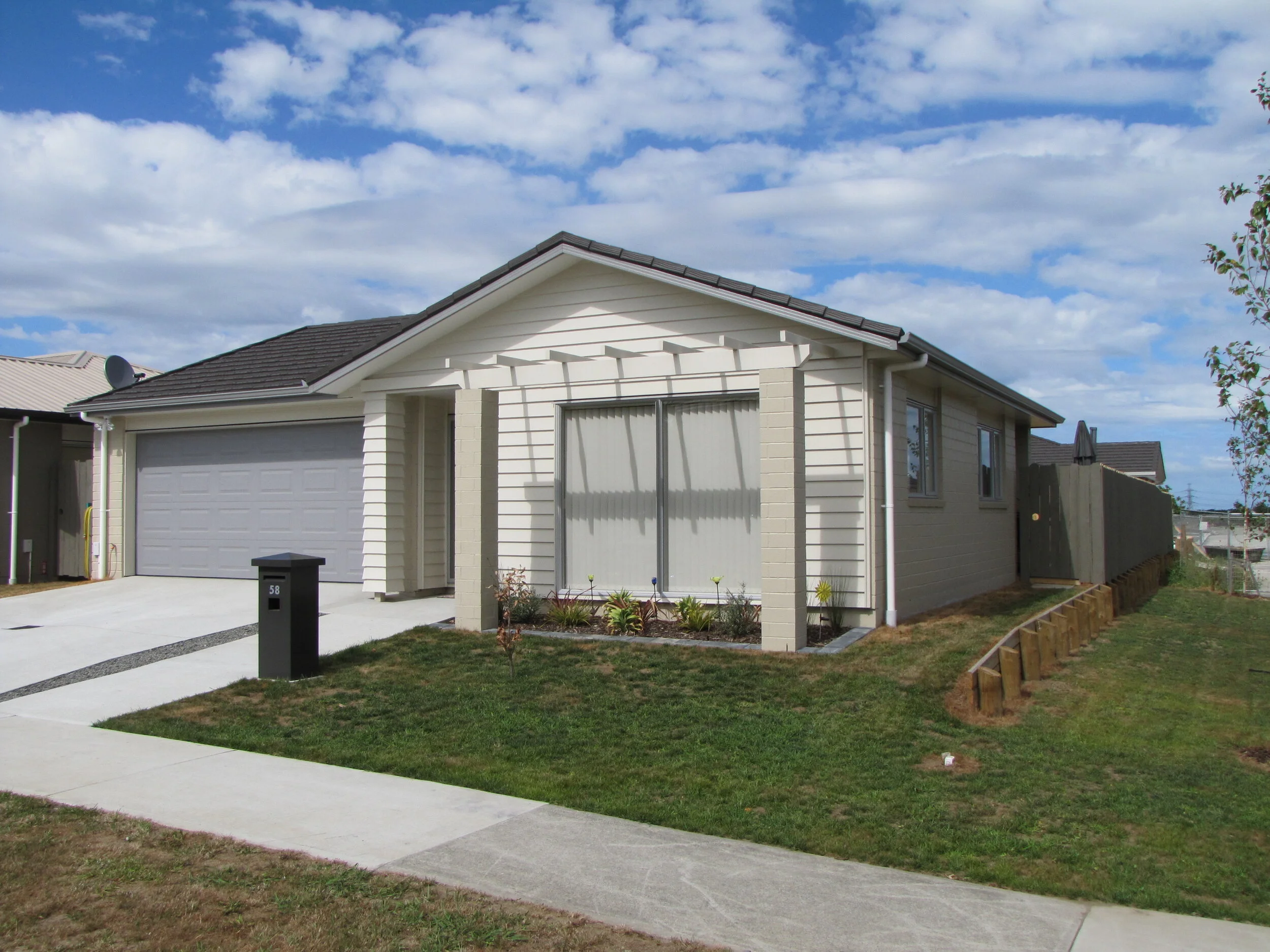 Akld 140 Metal Fascia.JPG