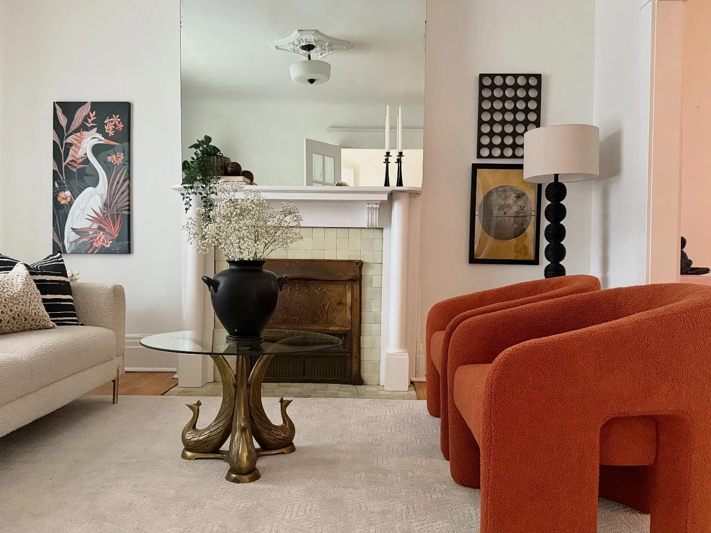 We found the perfect property for our beautiful brass, peacock coffee table ✨✨✨

DM us for a consultation 

#livingroominspo #livingroomdecor #beautifulspaces #homestagingtoronto #hilmaafklint