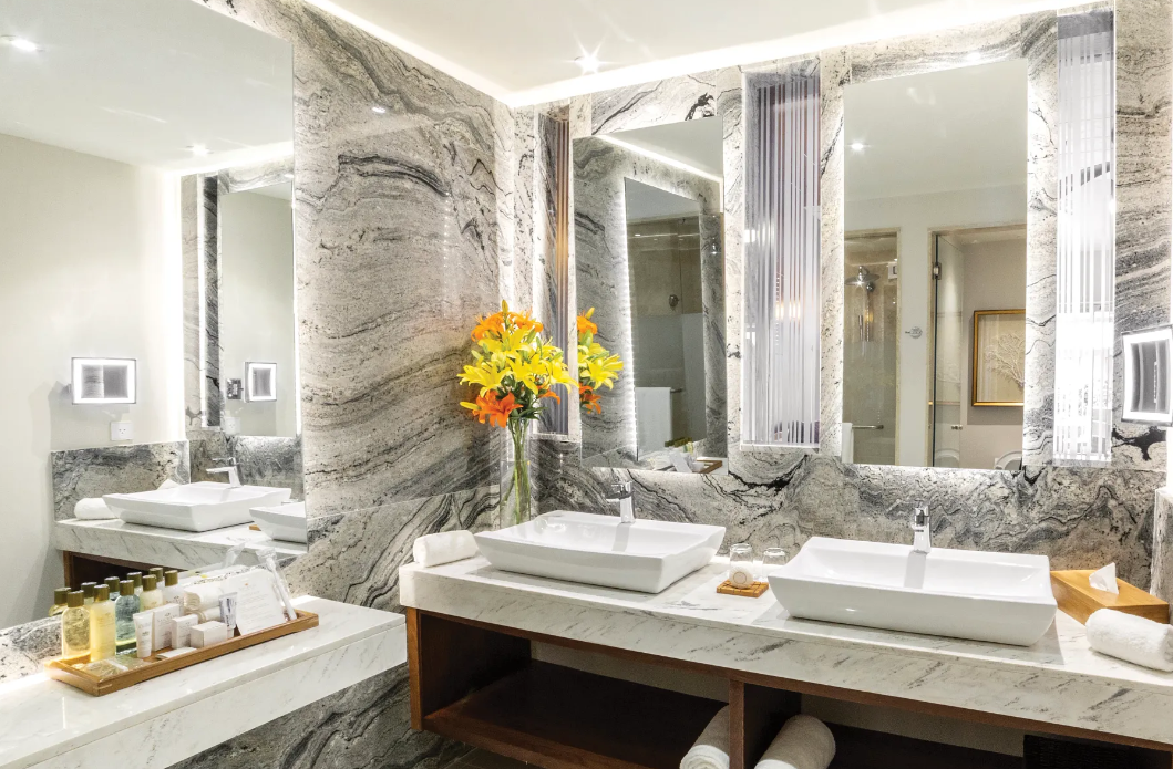 Preferred Club Bathroom.png