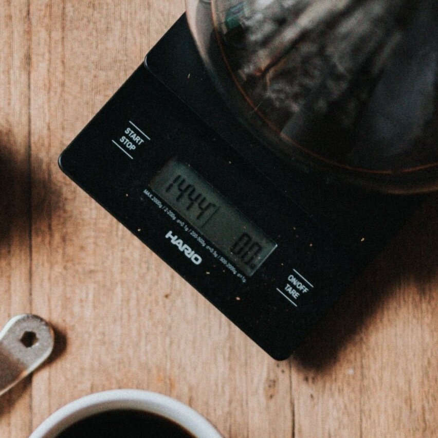 Hario V60 Drip Coffee Scale and Timer, Black: Home & Kitchen 